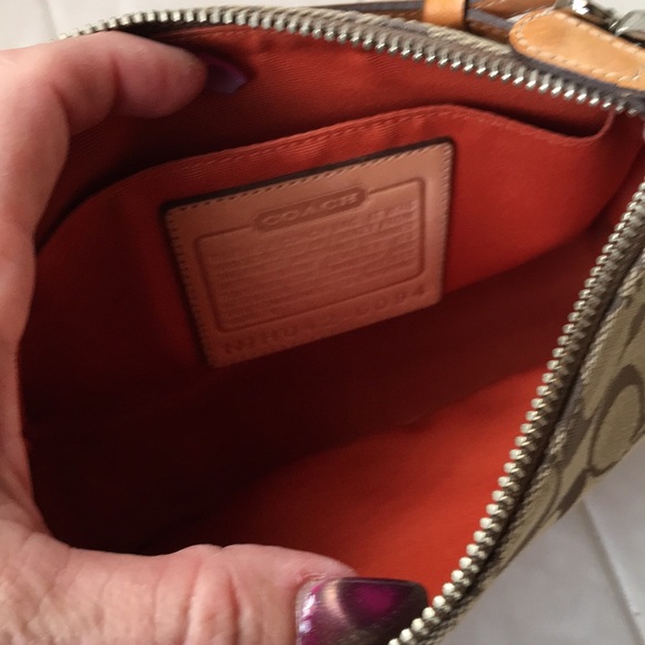 Coach - Picture 2 of 4